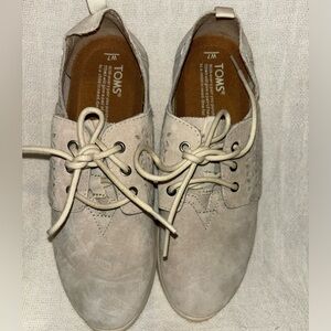 New Tom's Women's shoes 7M,Suede,Tan